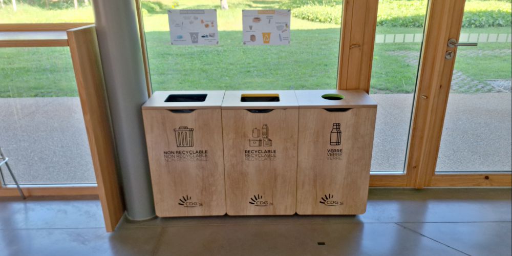 Bacs de tri CDG 26.jpg